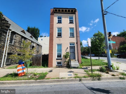 1102 W Franklin St – Investment Home