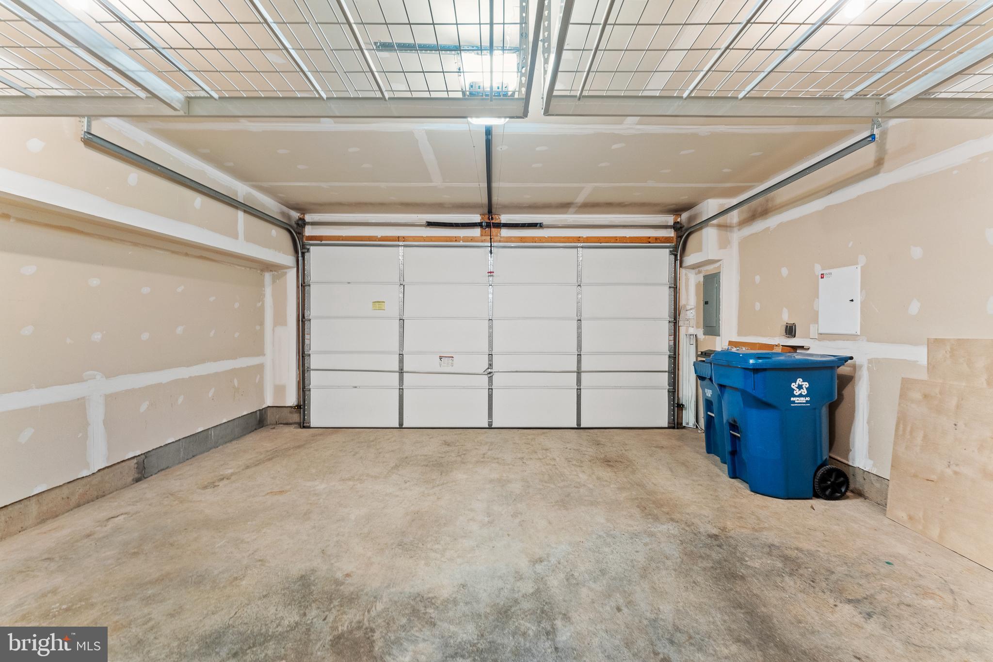 BRAMBLETON LANDBAY 3 - Residential Lease