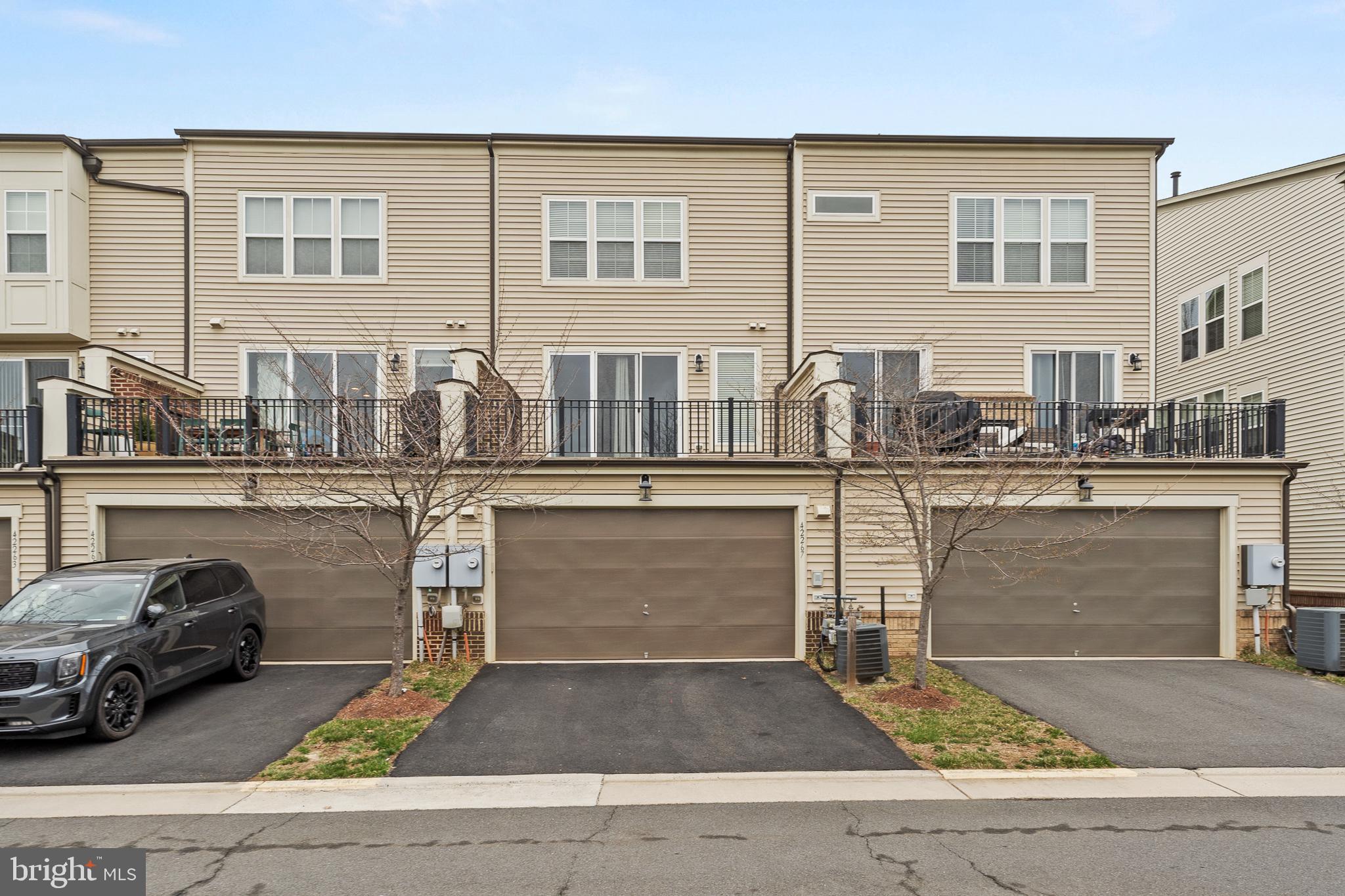 BRAMBLETON LANDBAY 3 - Residential Lease