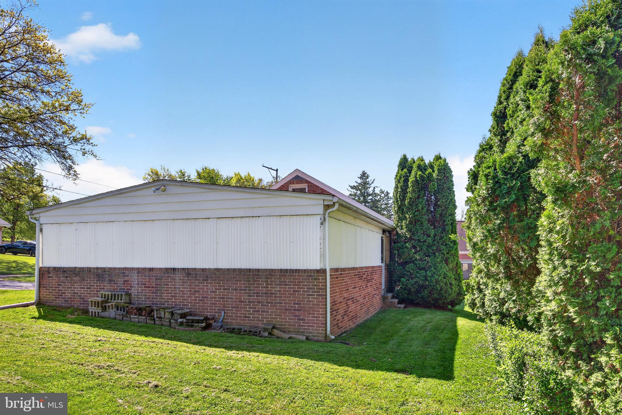 2398 ARLINGTON STREET