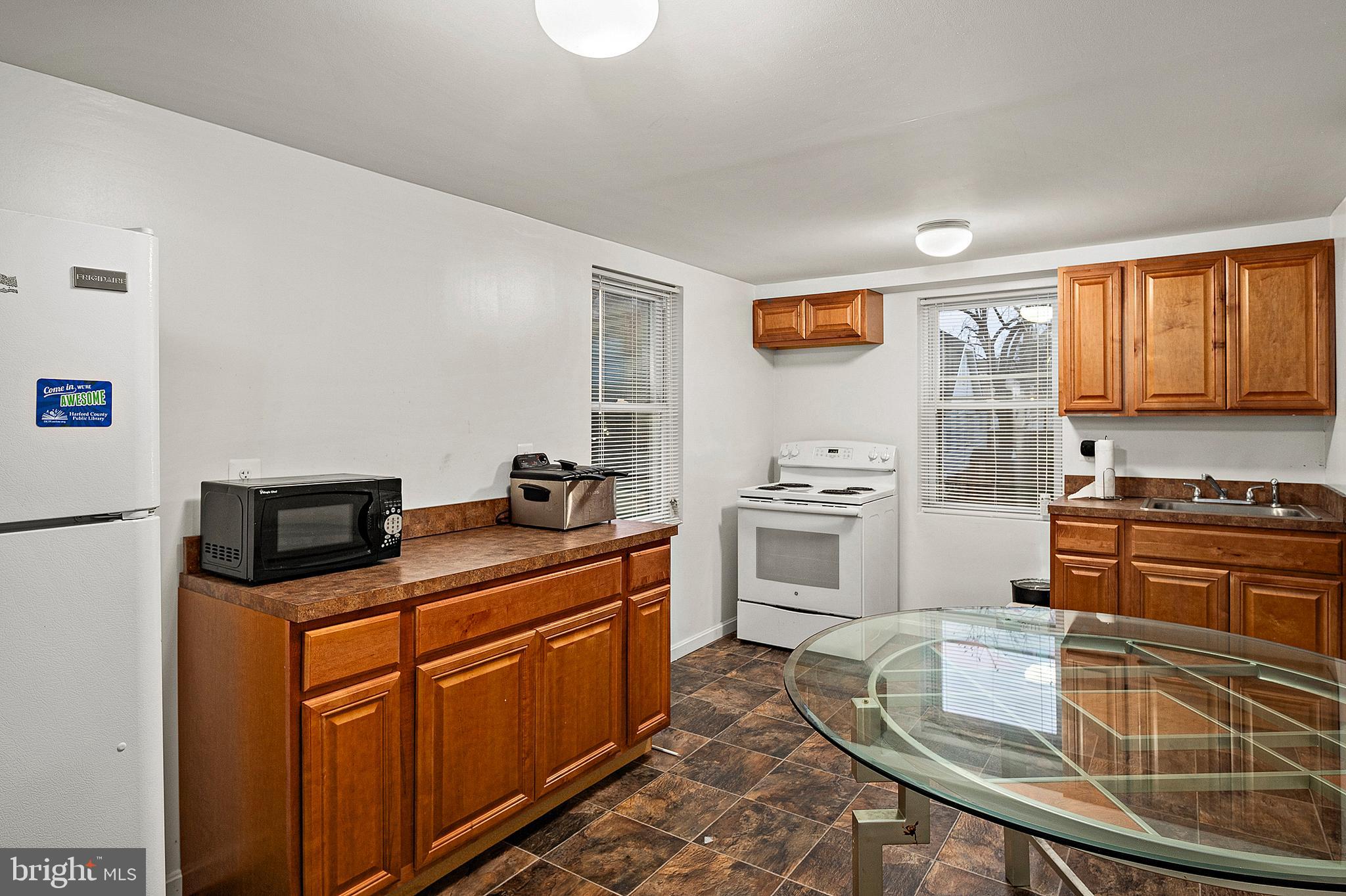 FRANKFORD - Commercial Sale