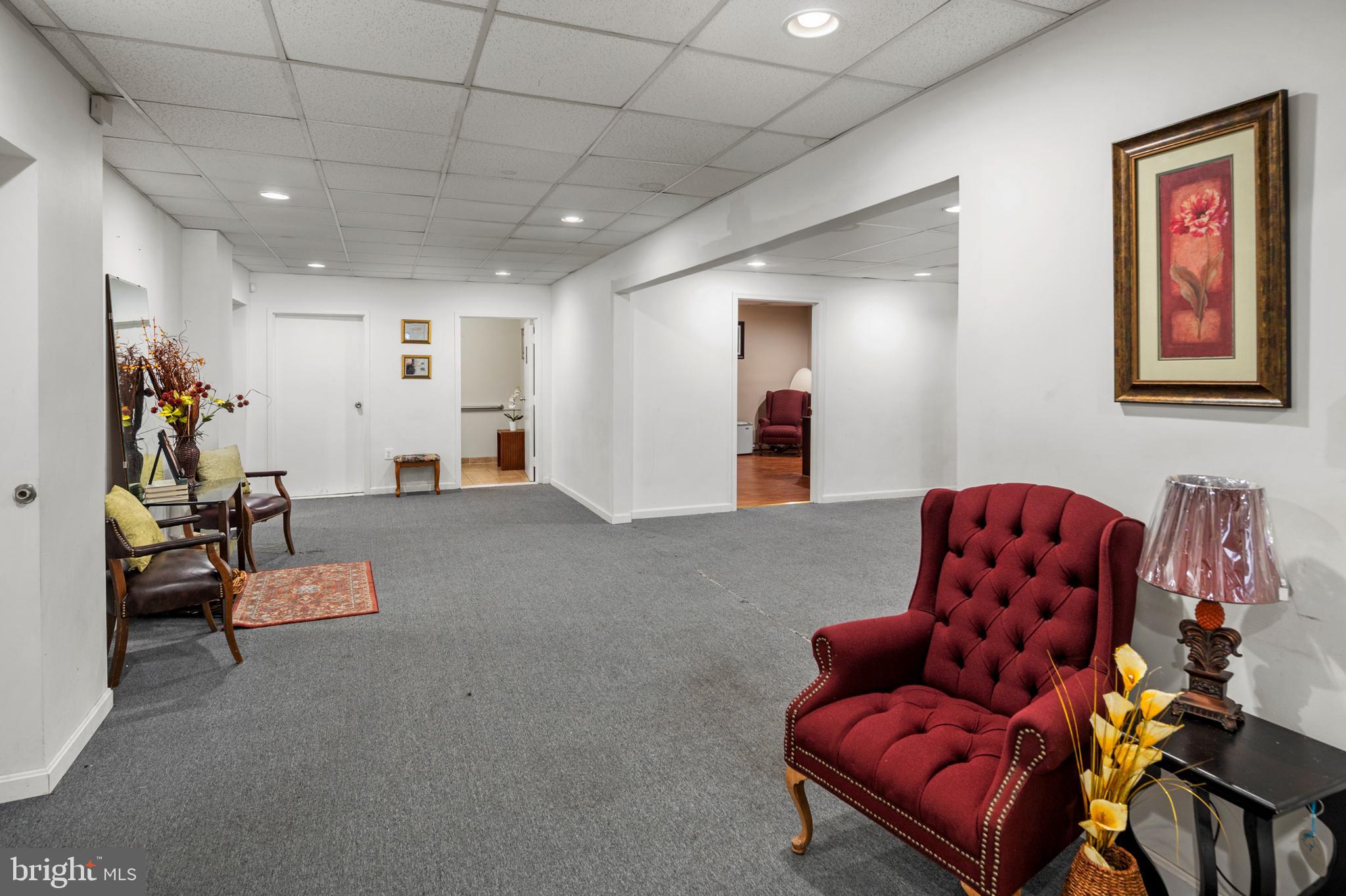 FRANKFORD - Commercial Sale