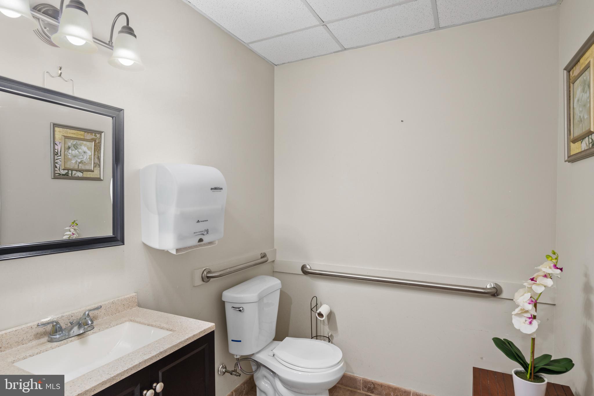 FRANKFORD - Commercial Sale