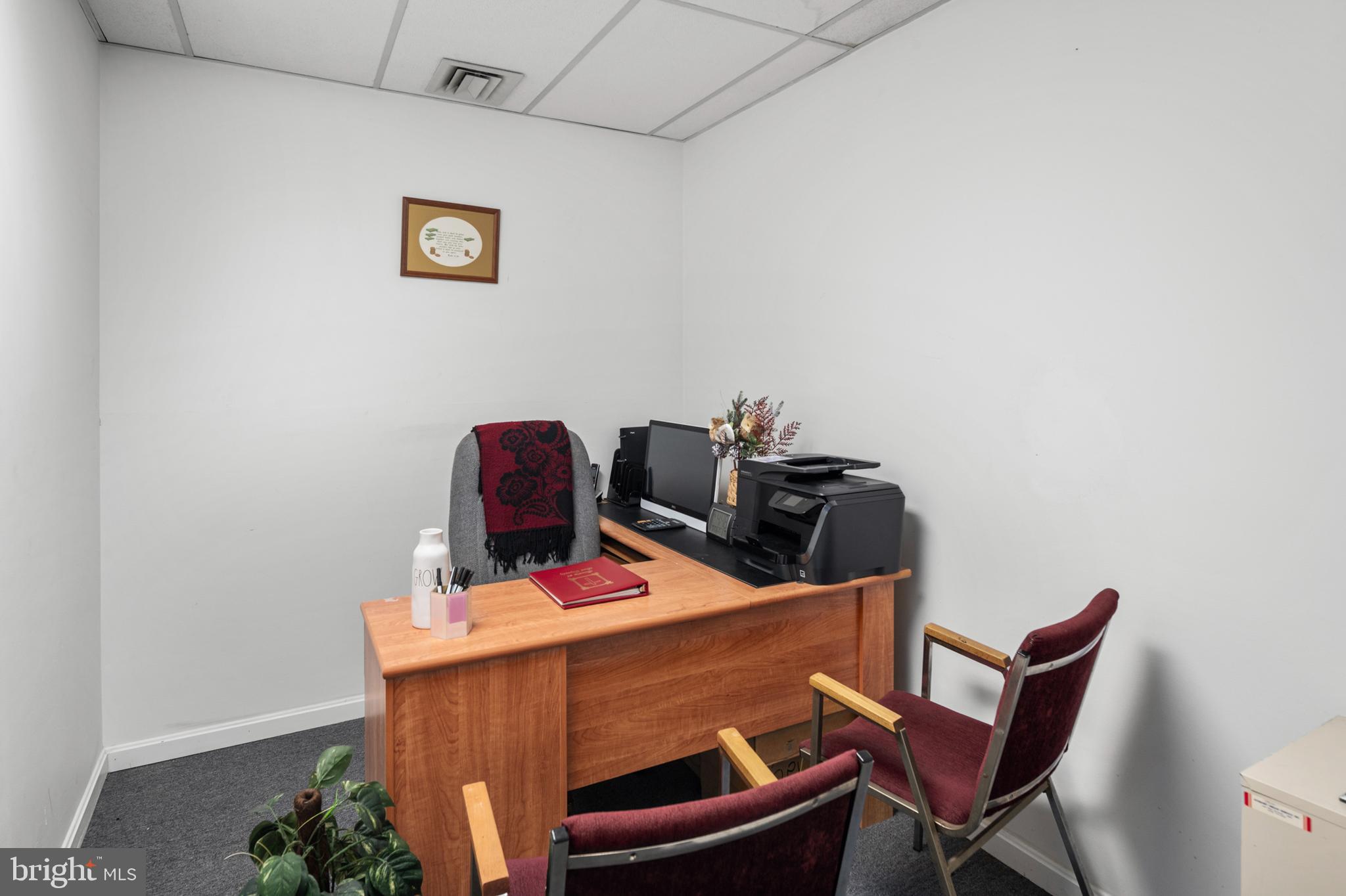 FRANKFORD - Commercial Sale