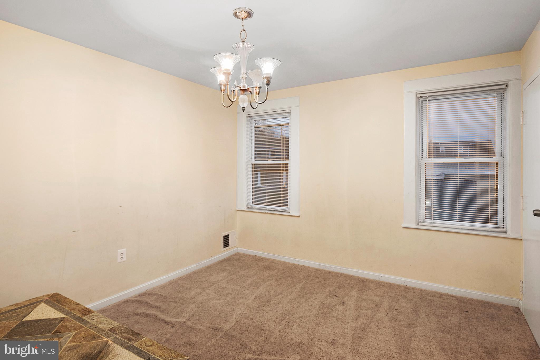 FRANKFORD - Commercial Sale