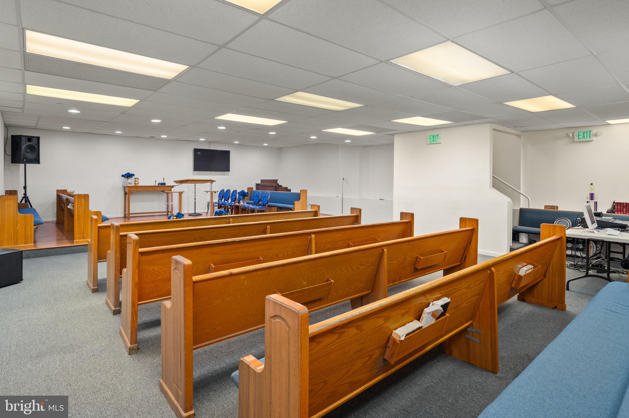 FRANKFORD - Commercial Sale