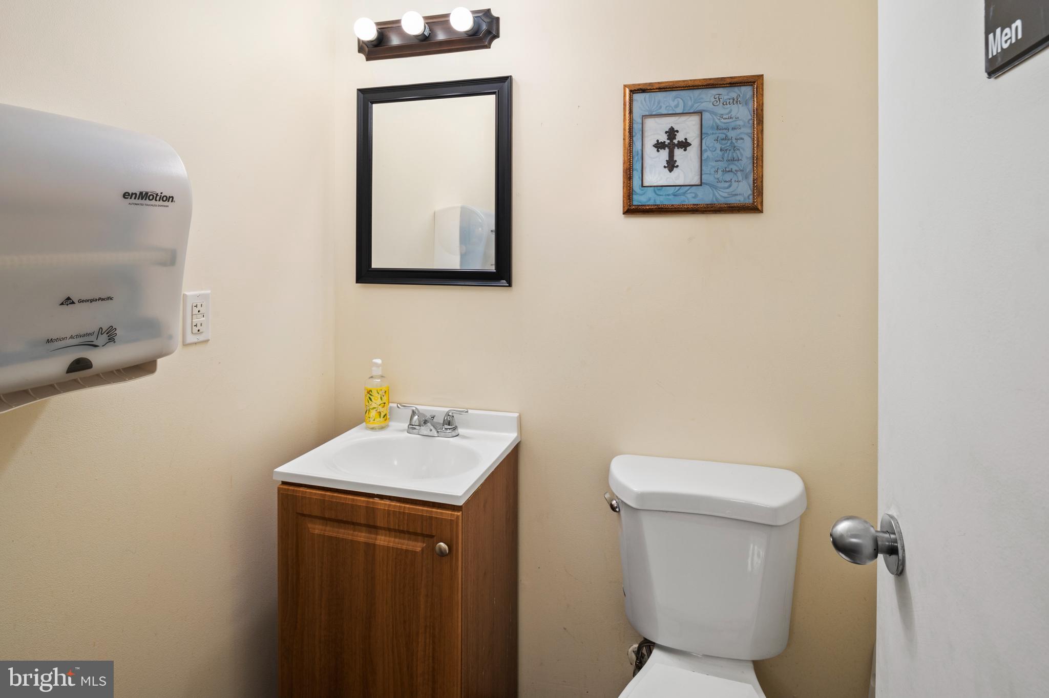 FRANKFORD - Commercial Sale