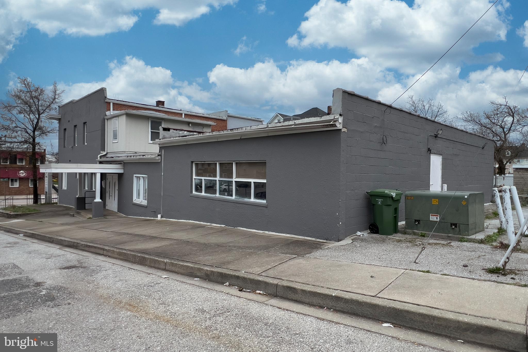 FRANKFORD - Commercial Sale