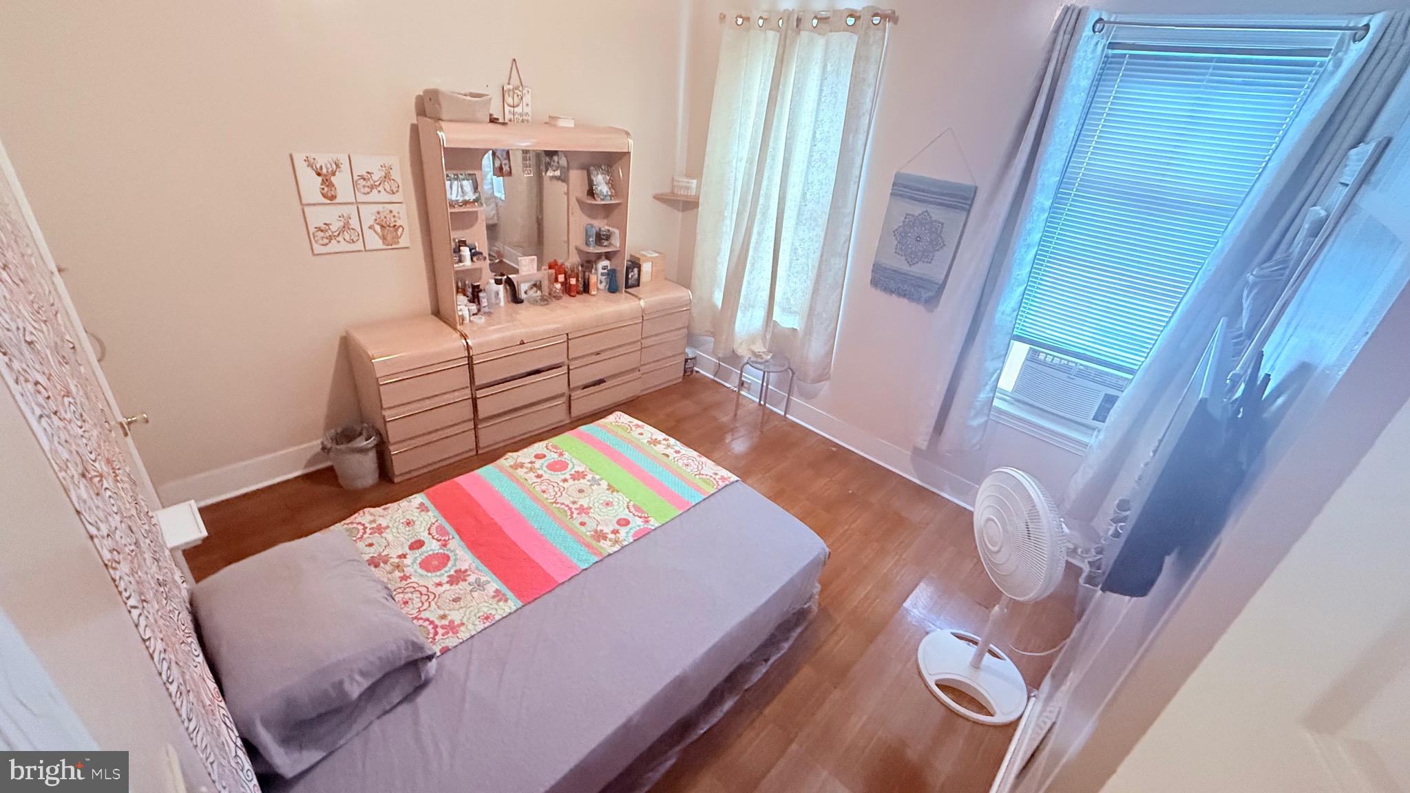 KENSINGTON - Residential