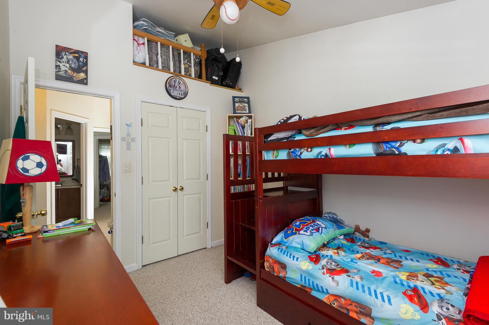 SEVEN OAKS - Residential