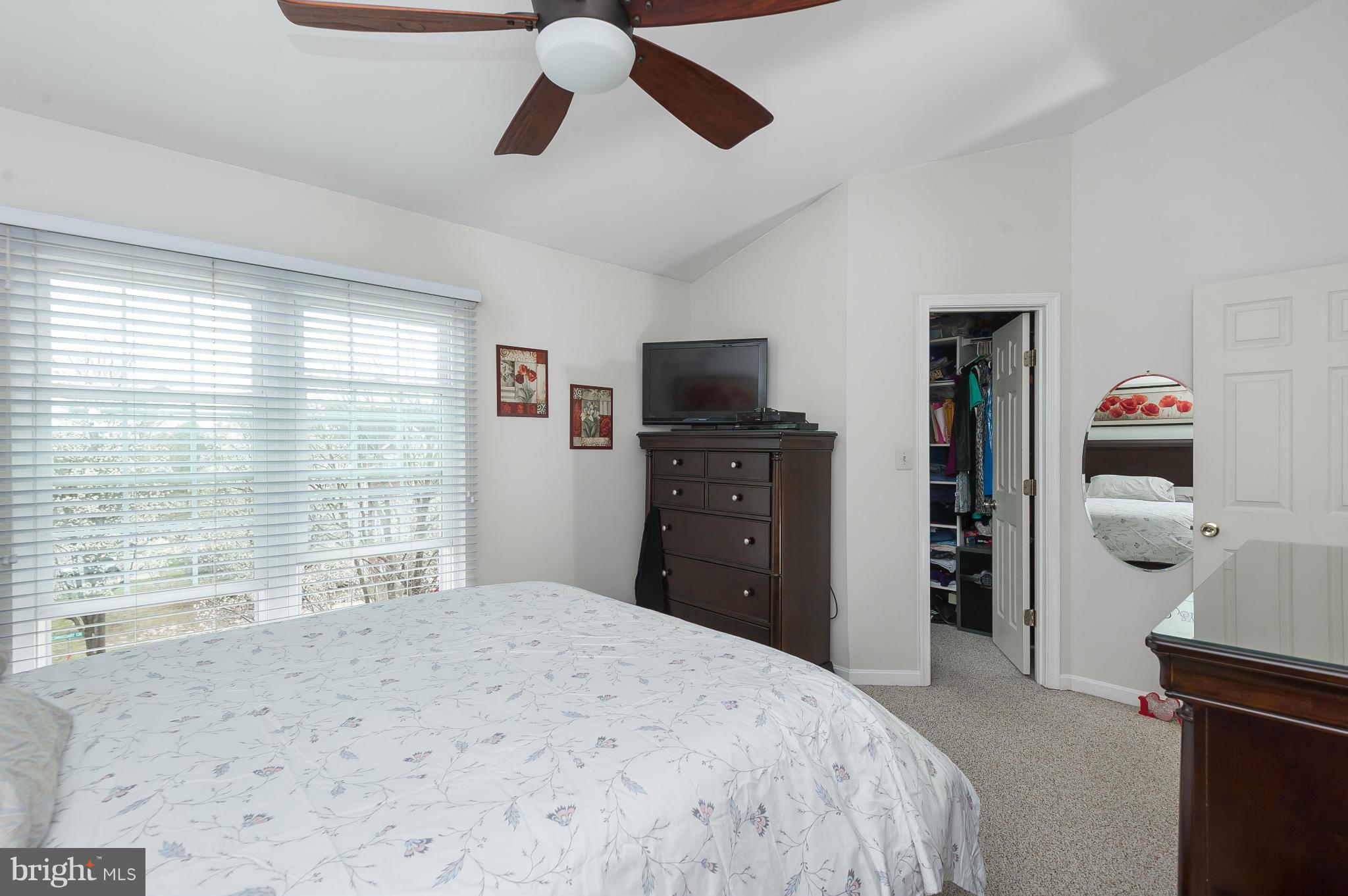 SEVEN OAKS - Residential