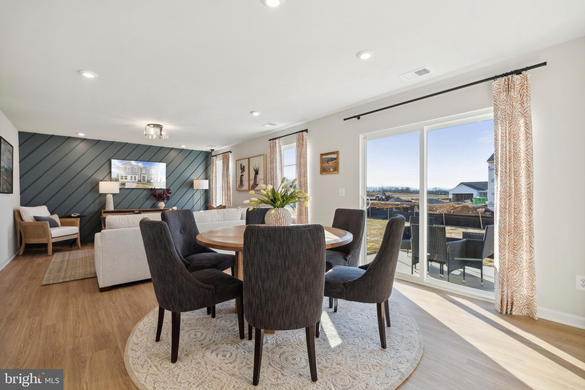 STONE SPRING - Residential