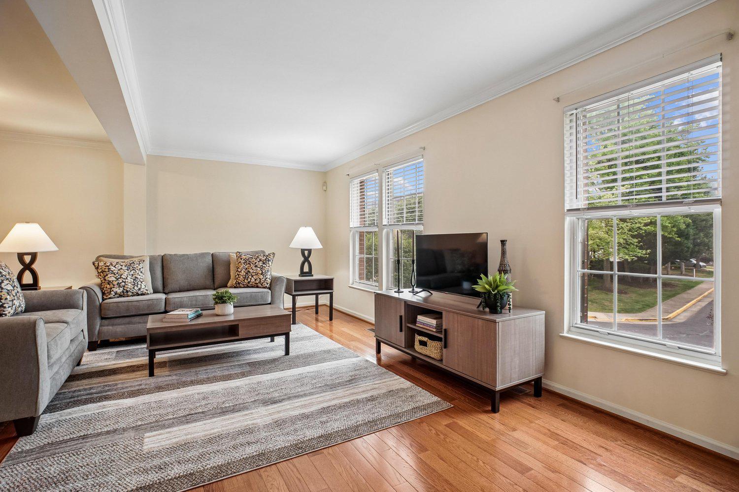 7496 GADSBY SQUARE