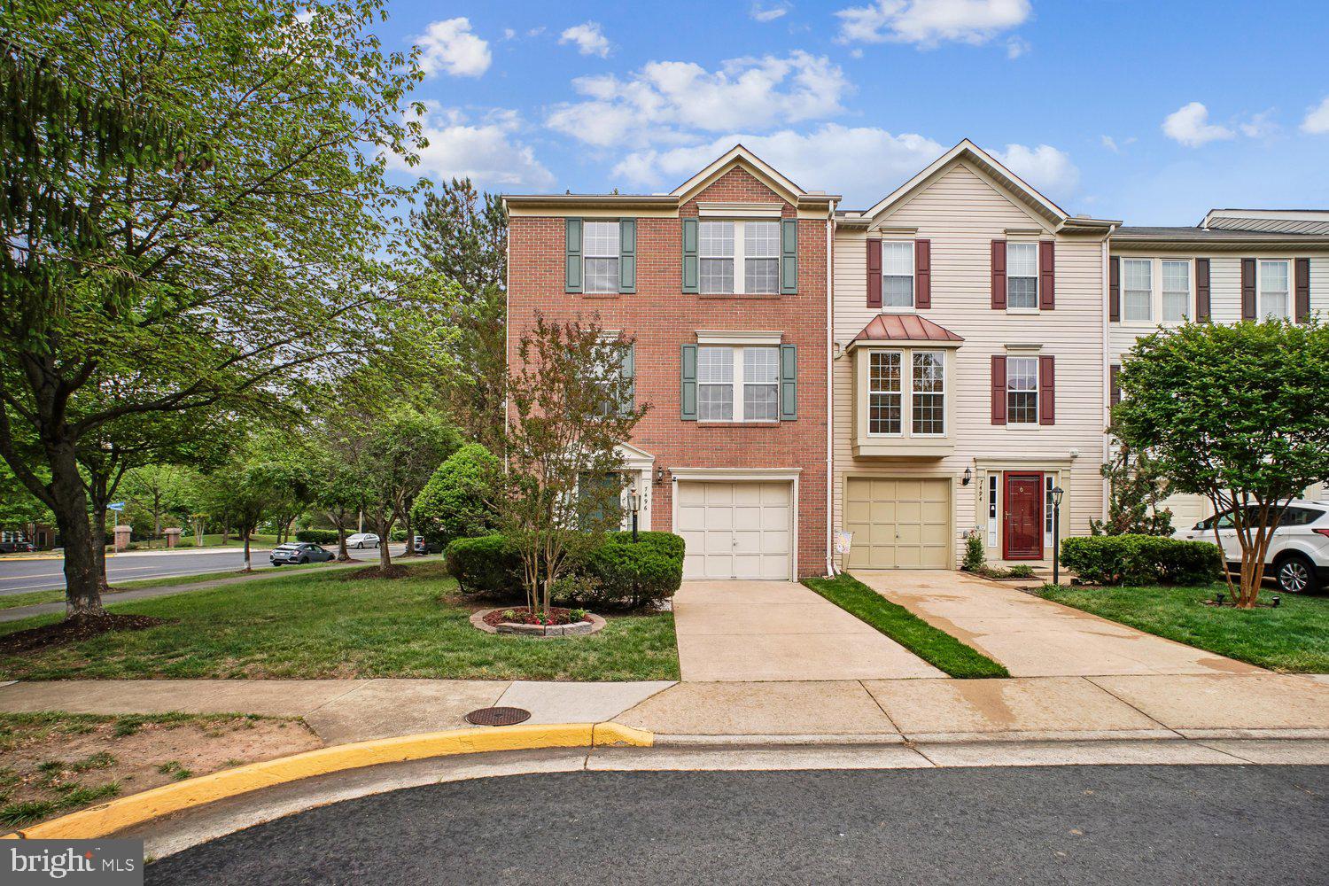 7496 GADSBY SQUARE
