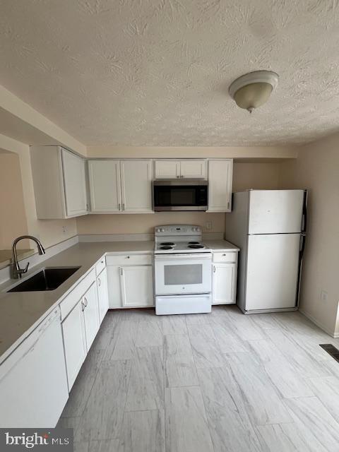 CALVERTON TOWNES - Residential