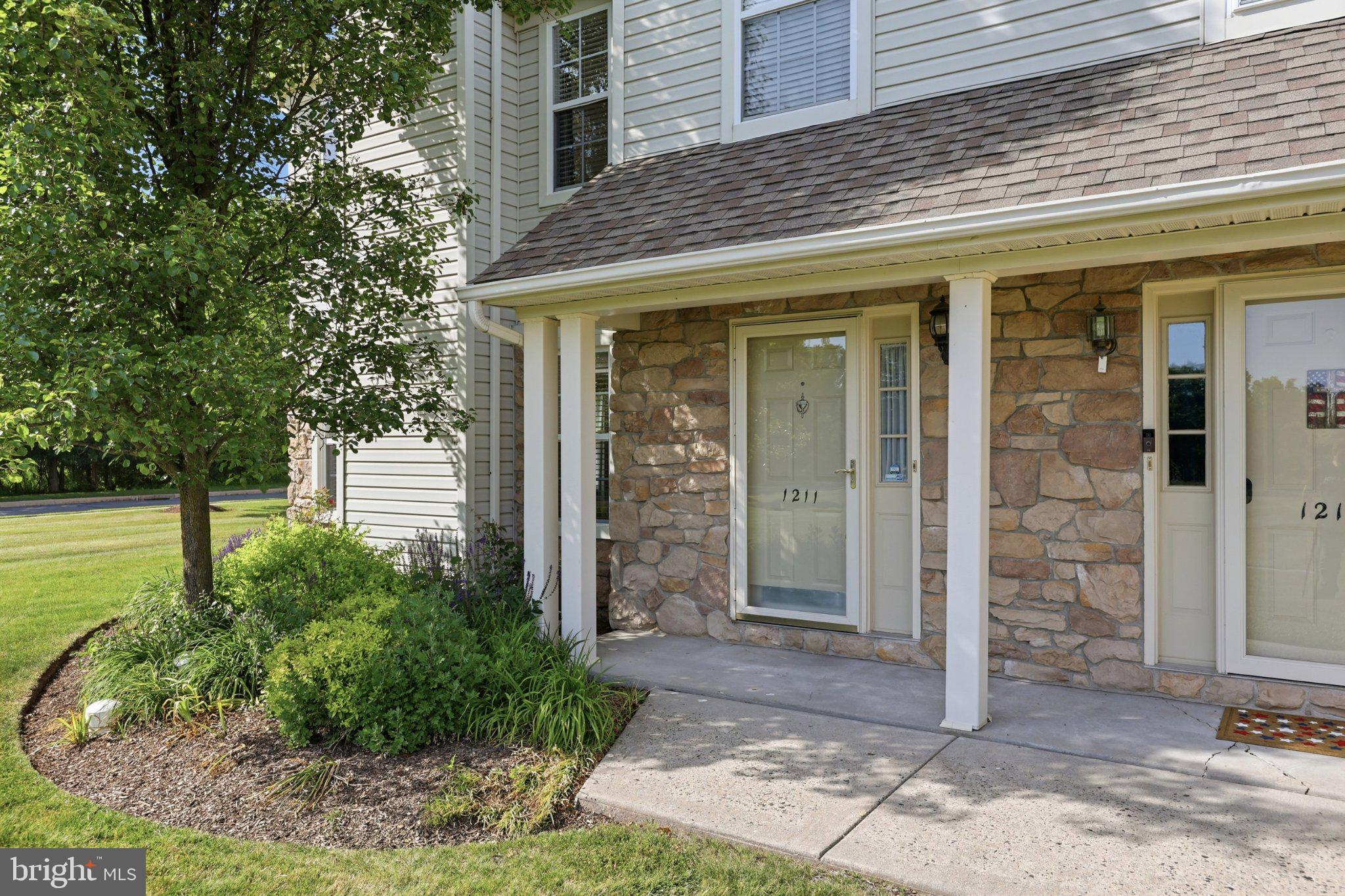 1211 DENBY COURT