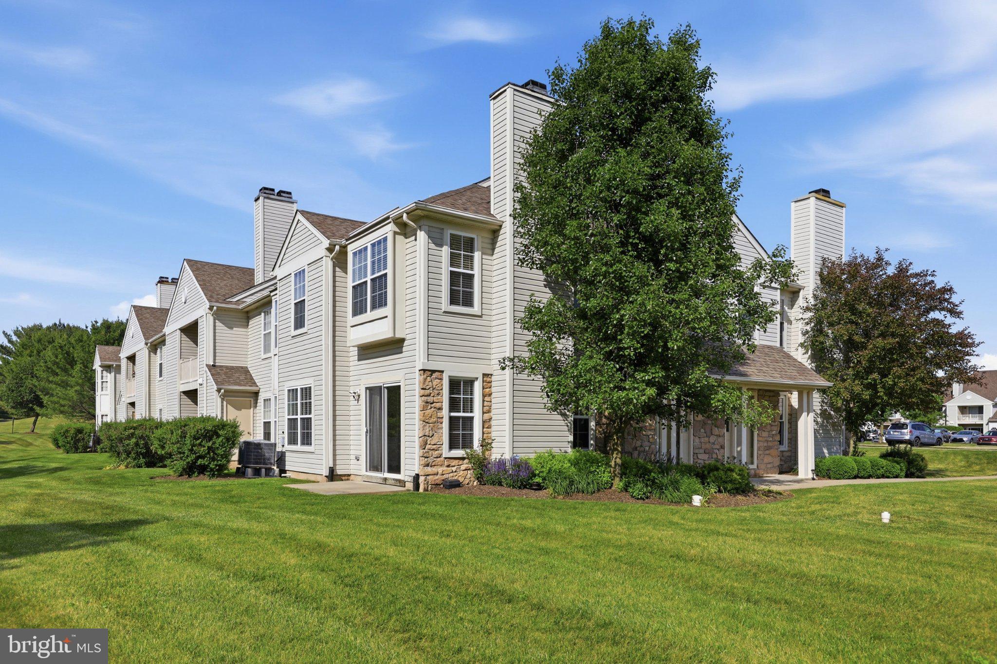 1211 DENBY COURT