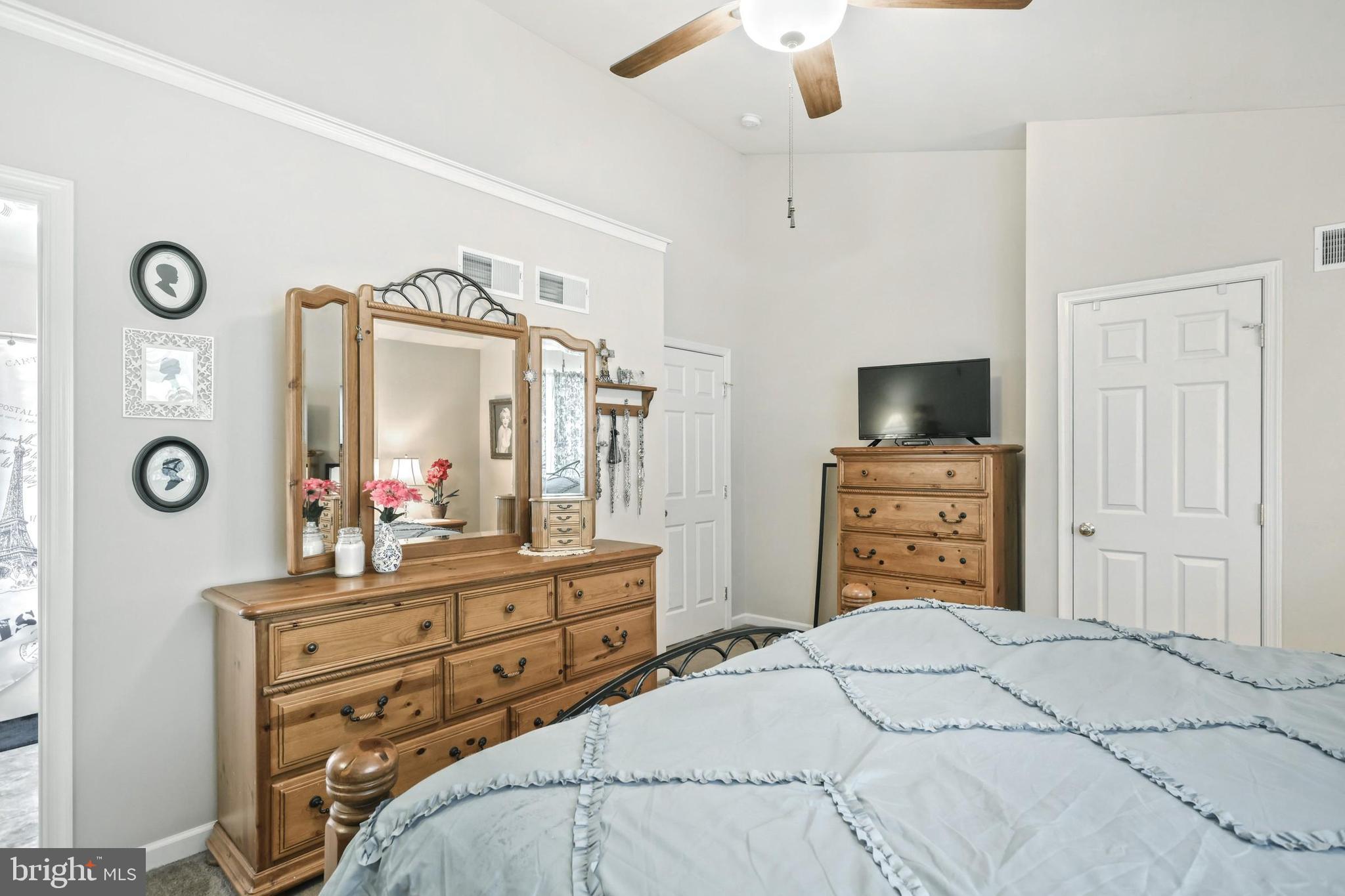 IVY GREENS - Residential