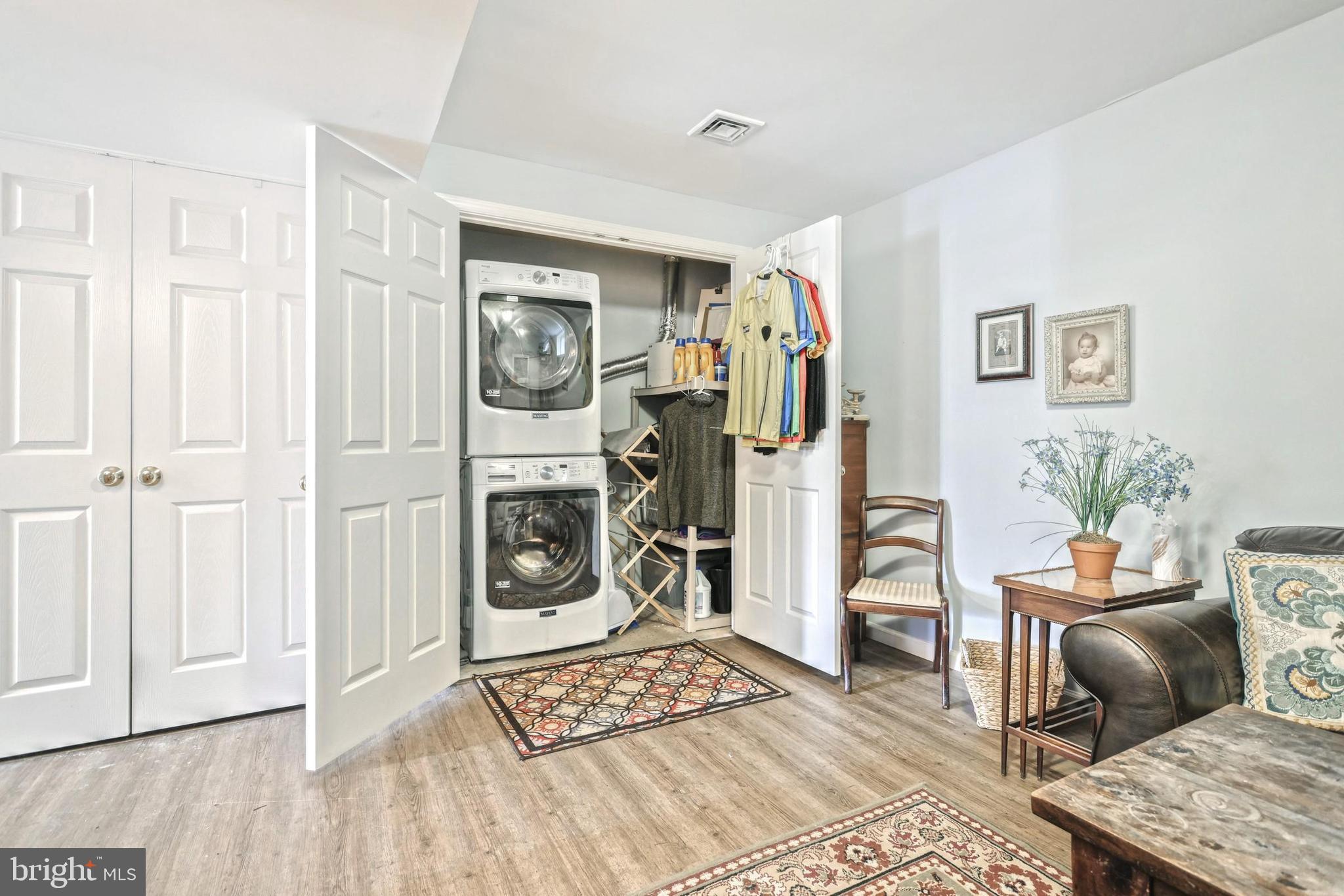 IVY GREENS - Residential