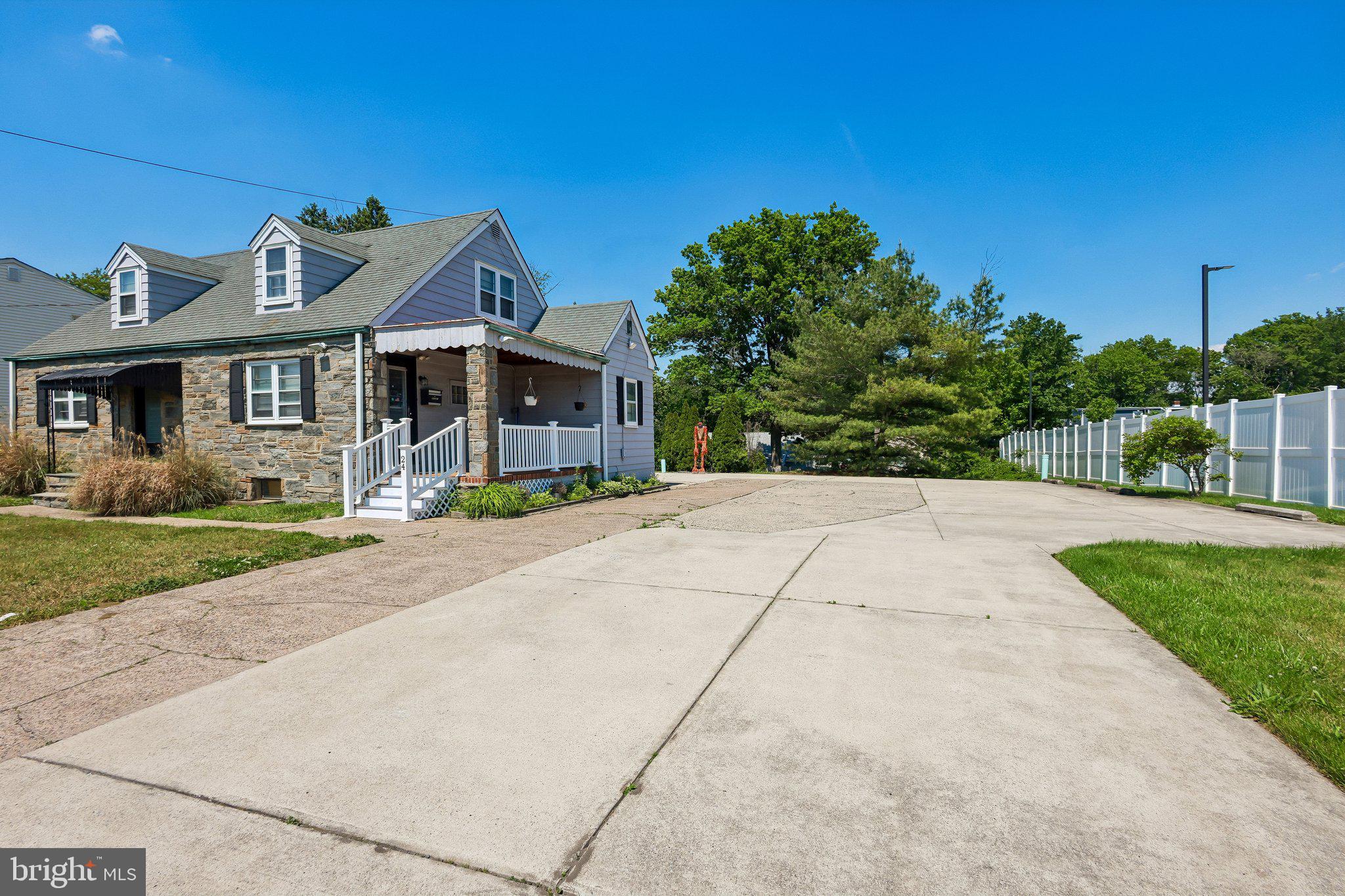 24 N WHITE HORSE PIKE
