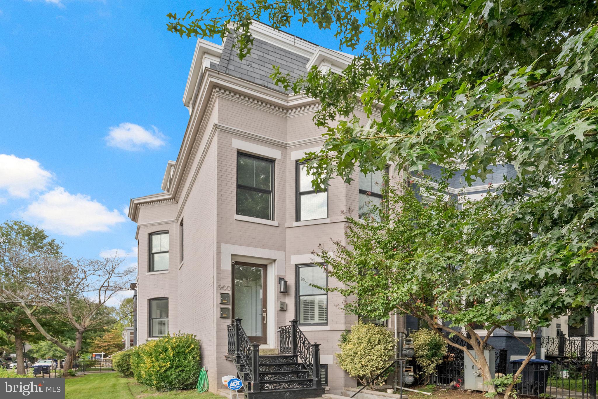 900 11TH STREET NE 1