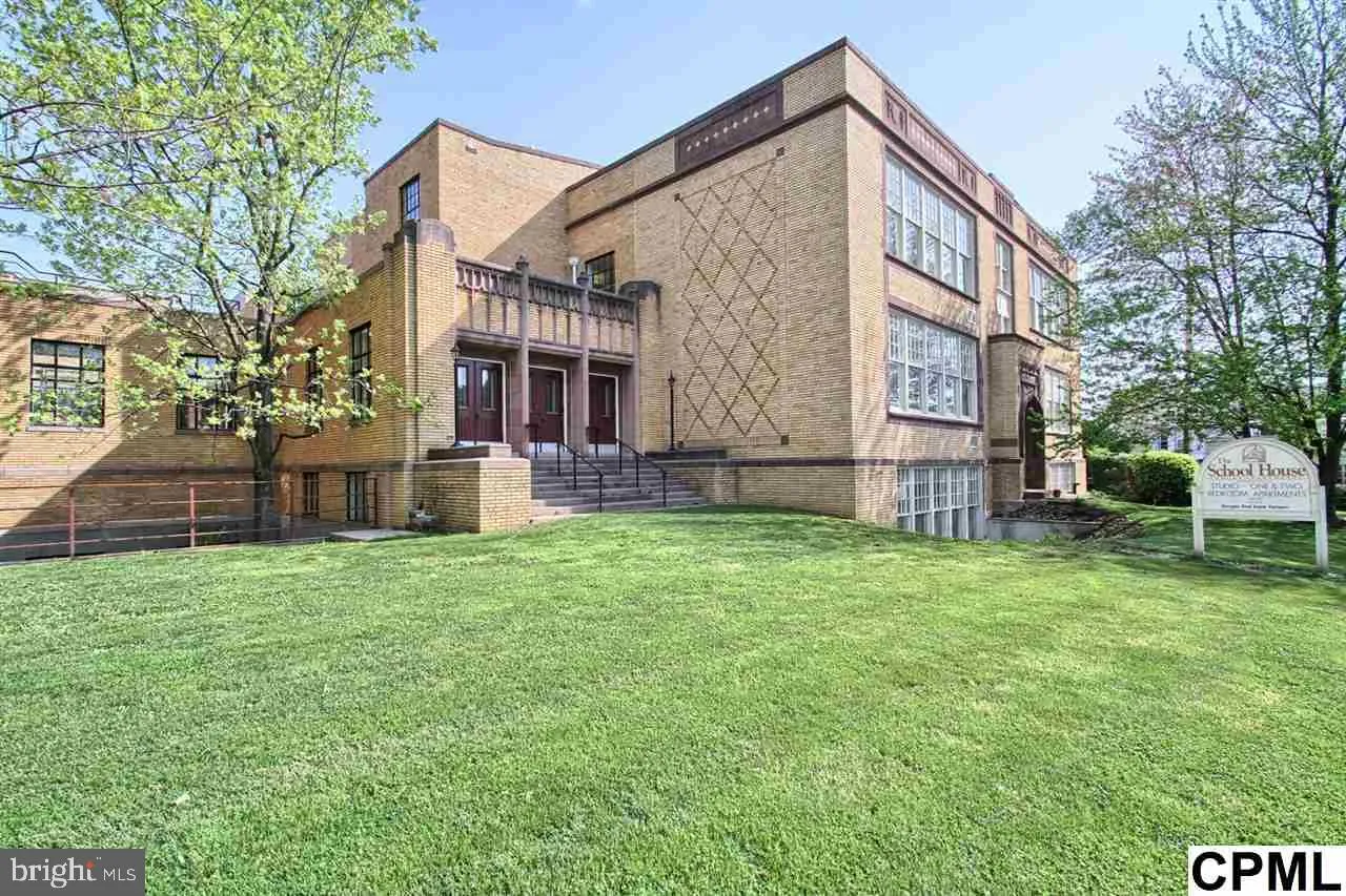 133 W Locust Street Unit C8, Mechanicsburg, PA 17055