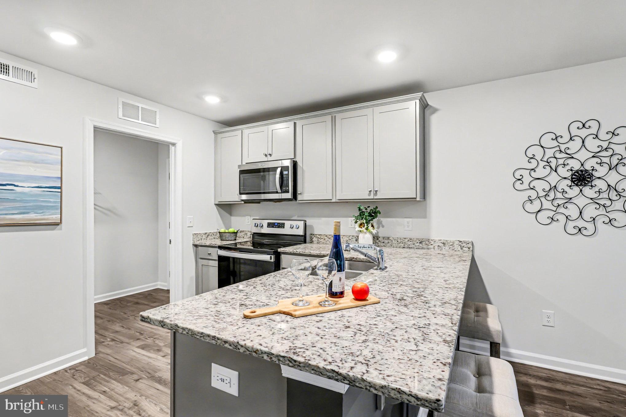 LADYSMITH VILLAGE - Residential