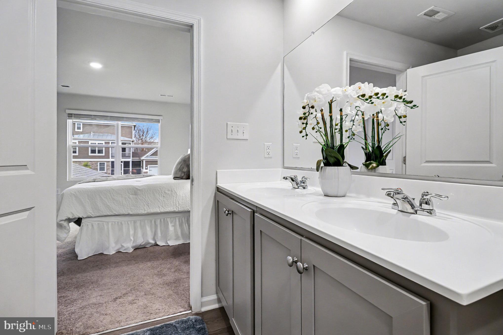 LADYSMITH VILLAGE - Residential