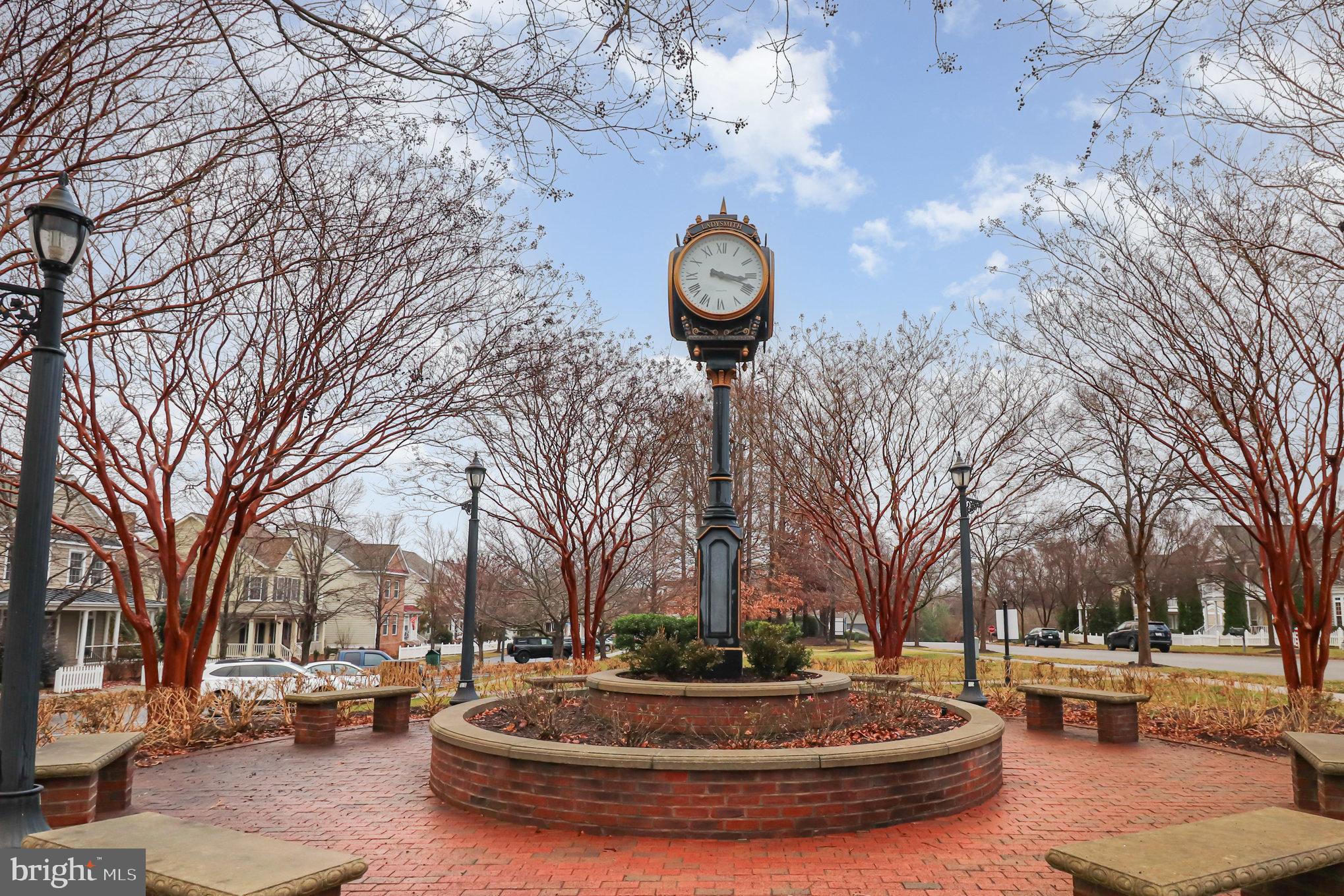 LADYSMITH VILLAGE - Residential