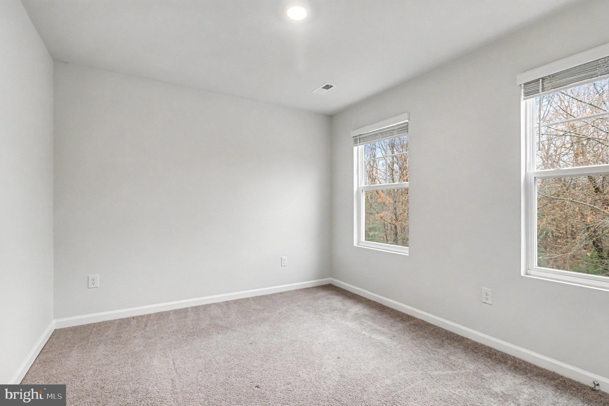 LADYSMITH VILLAGE - Residential