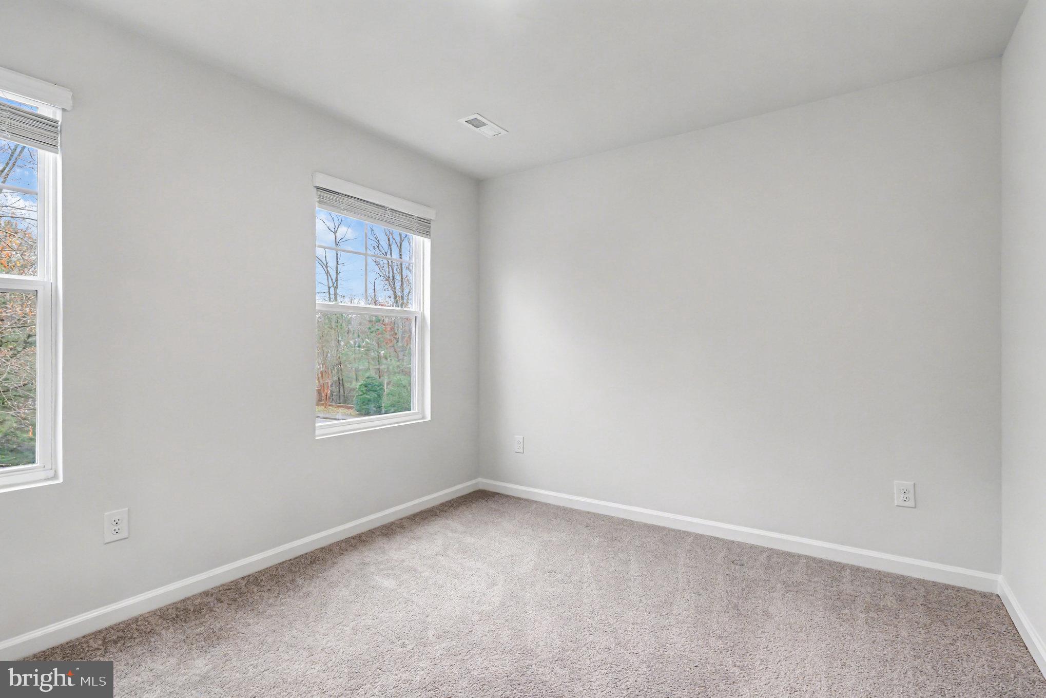 LADYSMITH VILLAGE - Residential