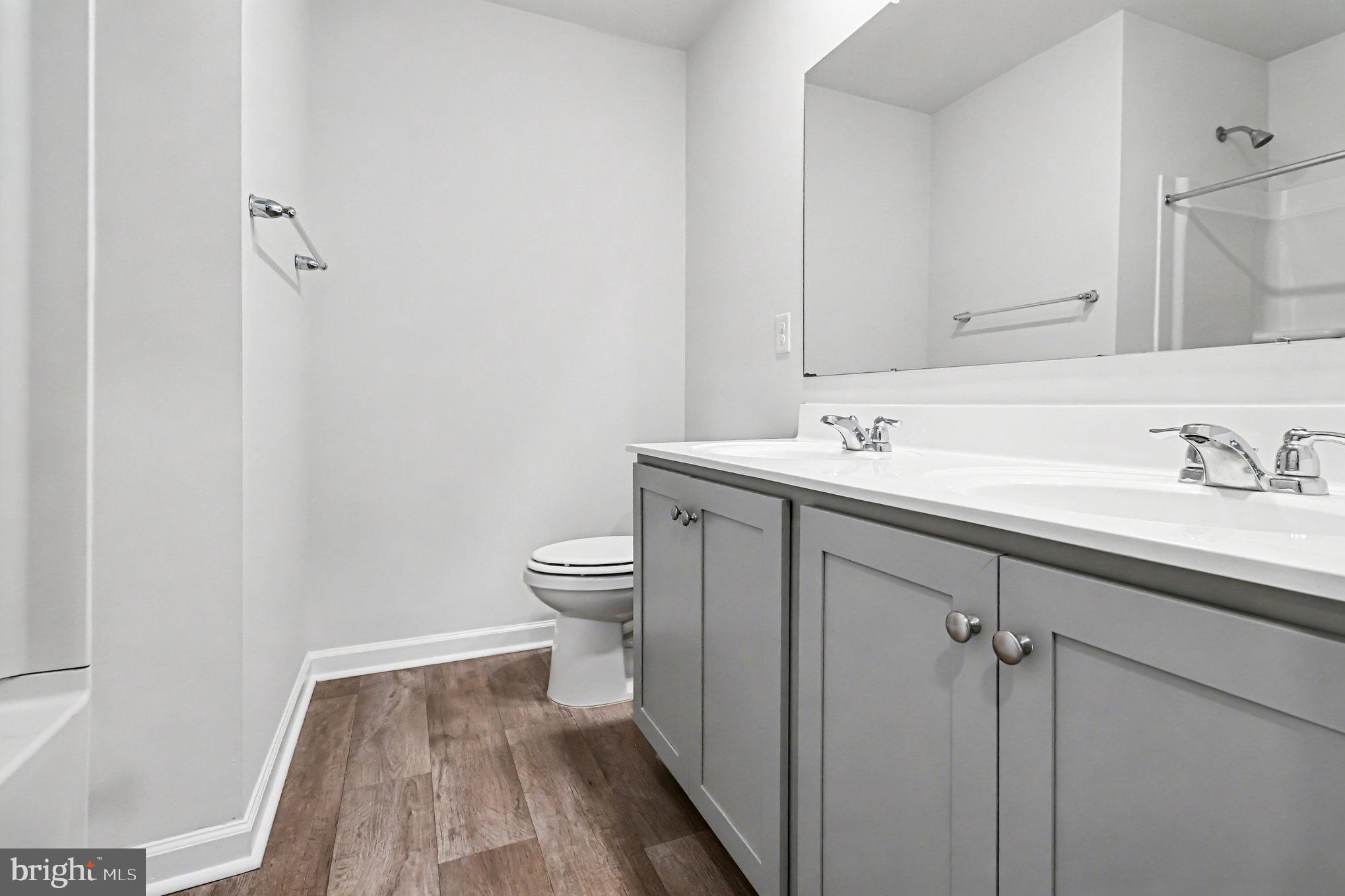 LADYSMITH VILLAGE - Residential