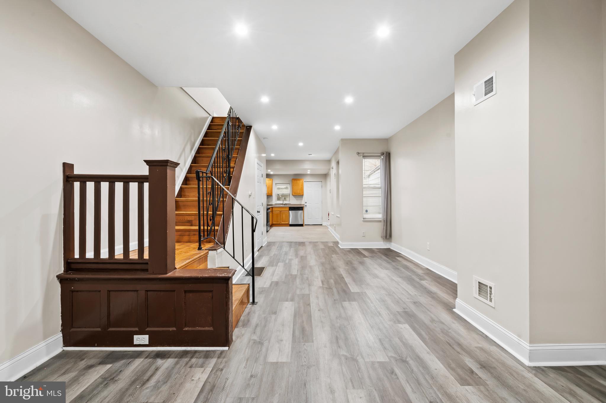 PORT RICHMOND - Residential