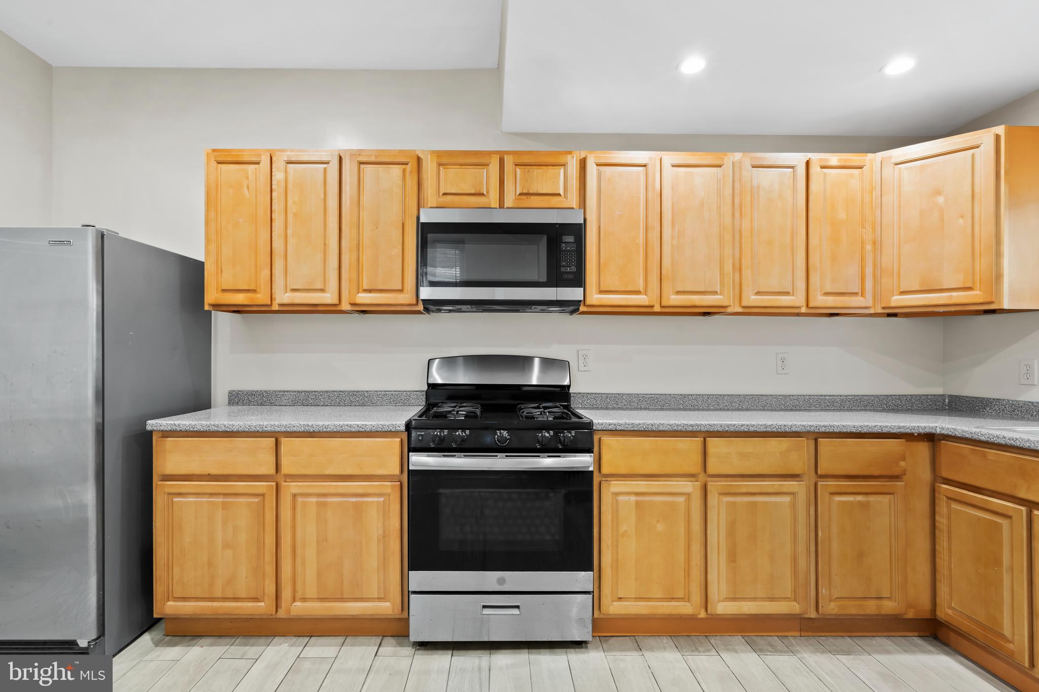 PORT RICHMOND - Residential