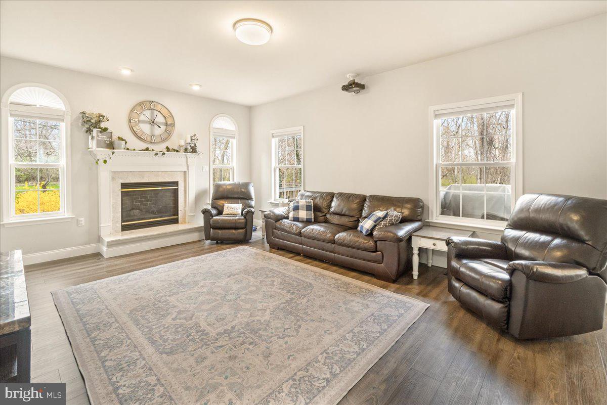 LOCUST HILL - Residential