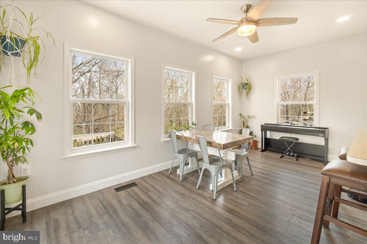 LOCUST HILL - Residential