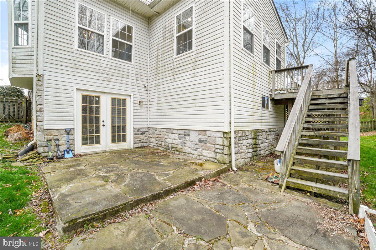 LOCUST HILL - Residential