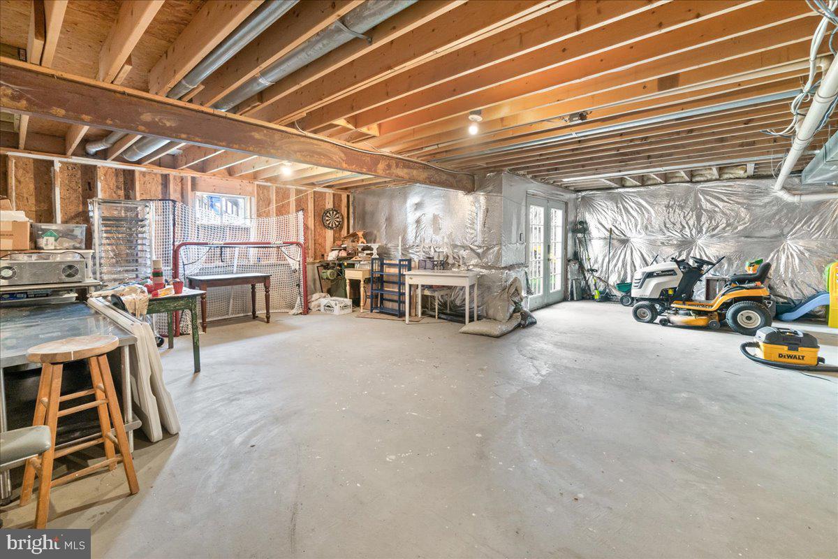 LOCUST HILL - Residential