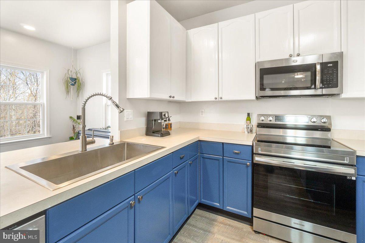 LOCUST HILL - Residential