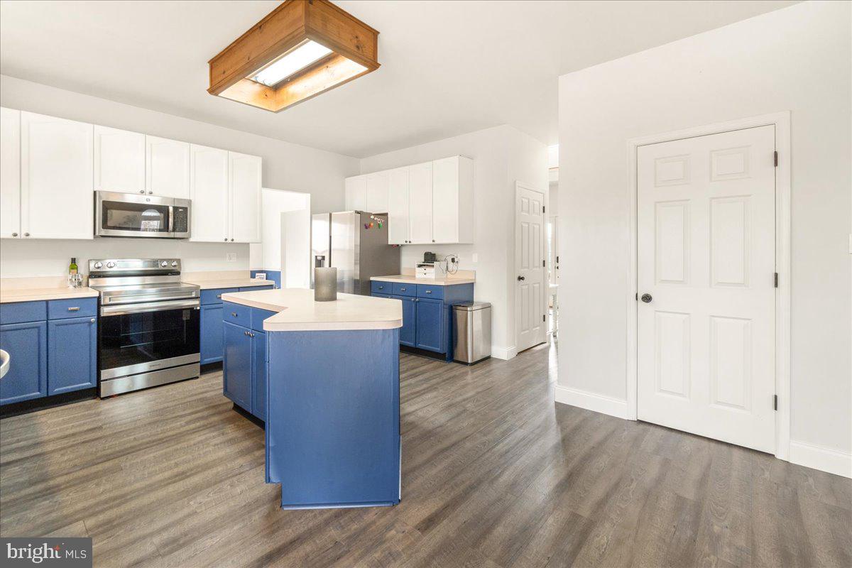 LOCUST HILL - Residential