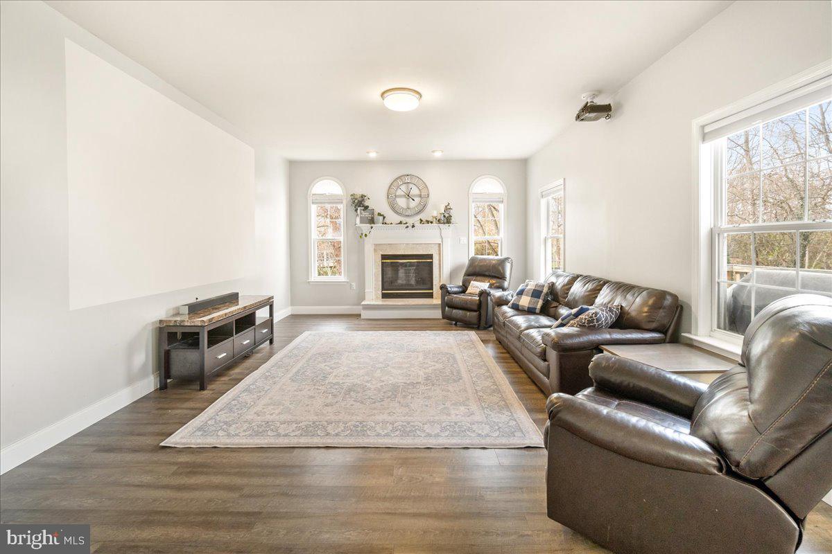 LOCUST HILL - Residential