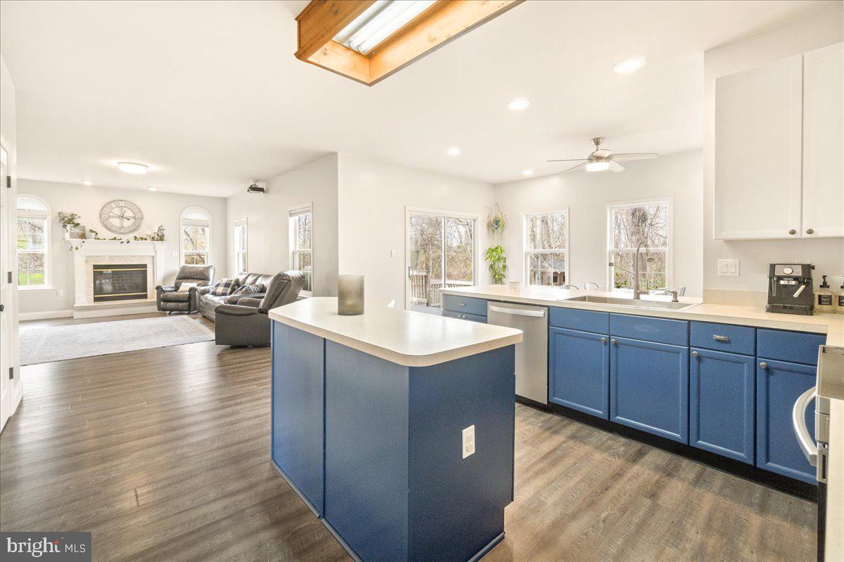 LOCUST HILL - Residential