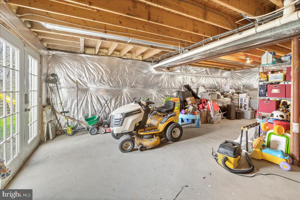 LOCUST HILL - Residential