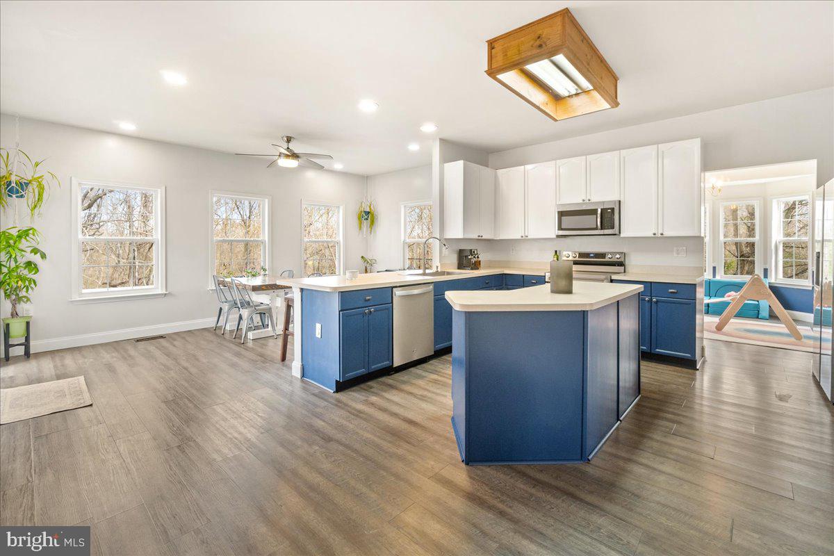 LOCUST HILL - Residential