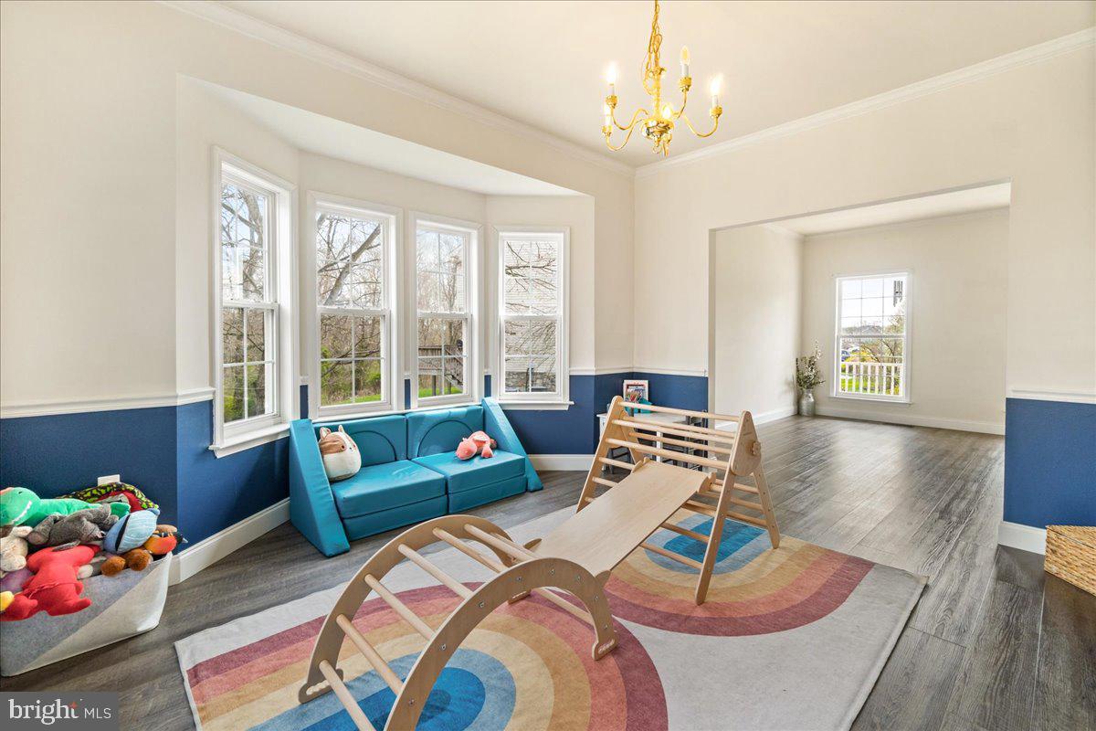 LOCUST HILL - Residential