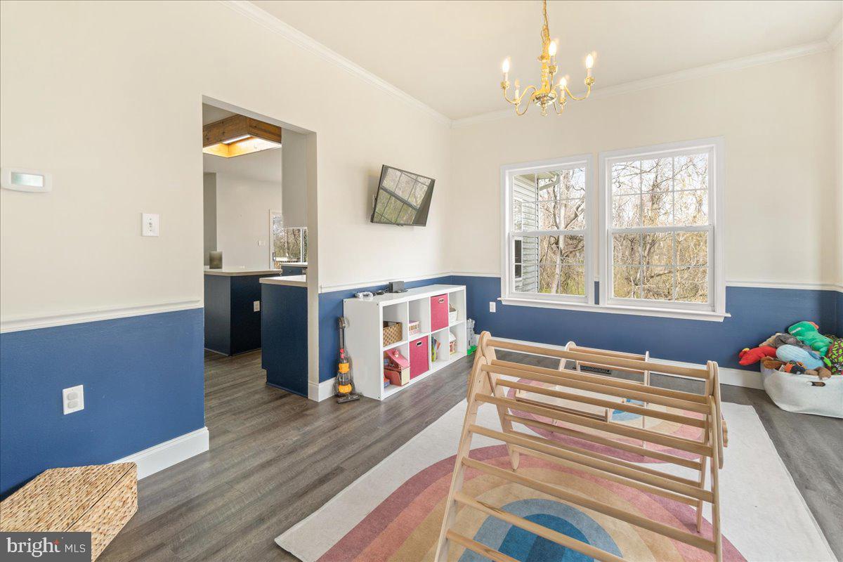 LOCUST HILL - Residential