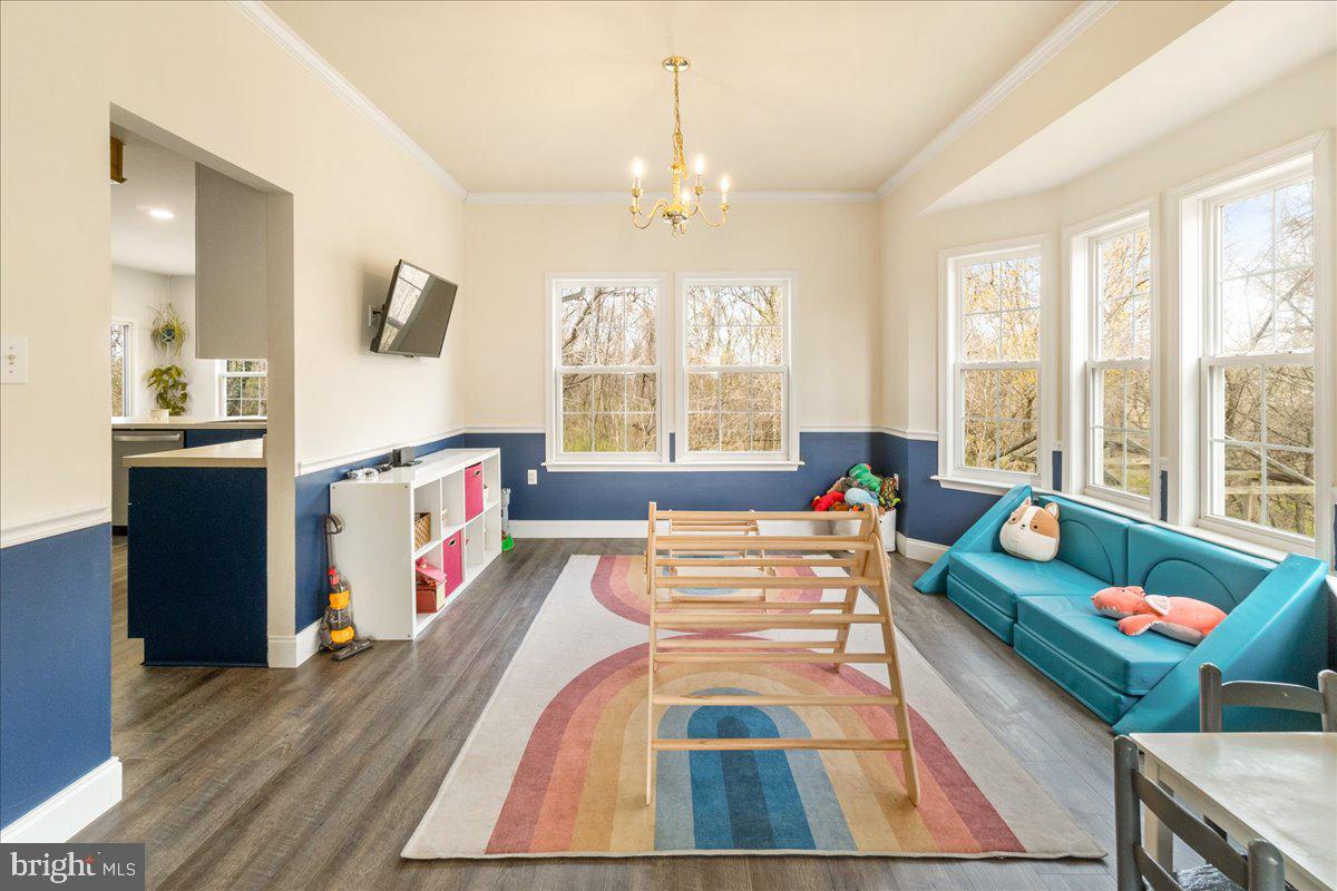 LOCUST HILL - Residential