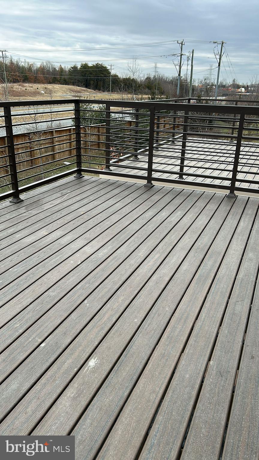 ASHBURN OVERLOOK - Residential Lease