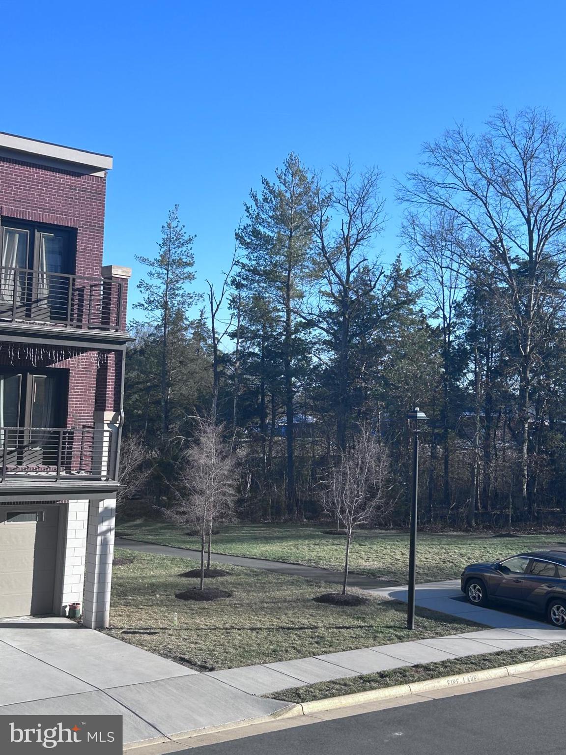 ASHBURN OVERLOOK - Residential Lease