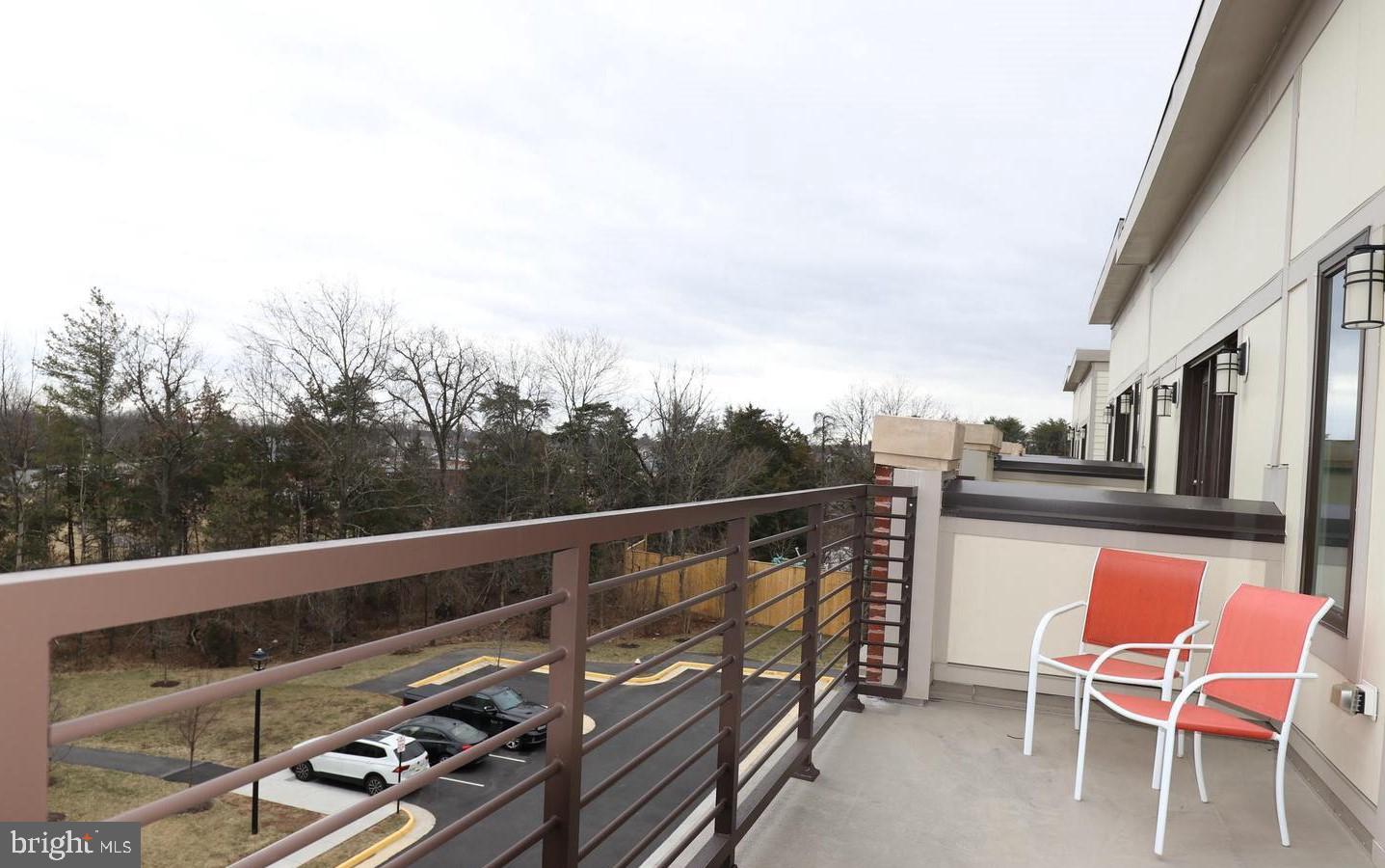 ASHBURN OVERLOOK - Residential Lease